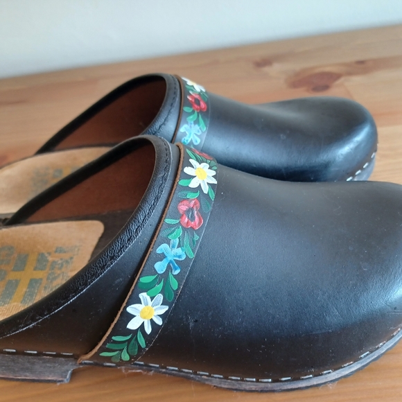 Tessa Clogs, Leather With Floral Embroidery, Made in Sweden, Size 41 - Picture 2 of 11